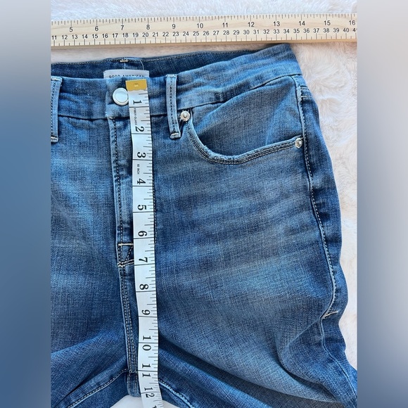 Good American Good Waist Crop Jeans Size 8/29 - Picture 7 of 12